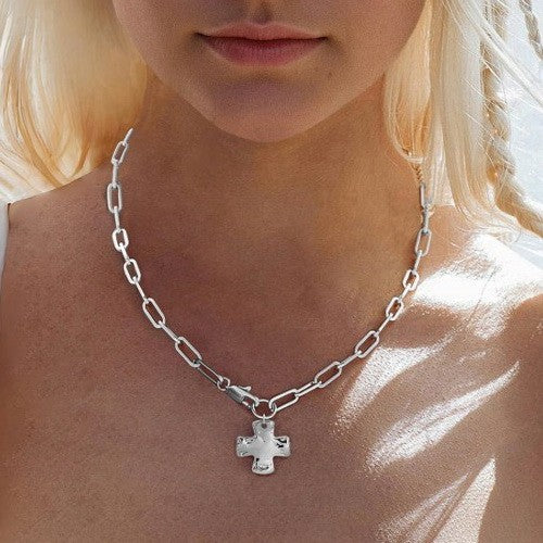 Notable Hammered Cross Necklace | Silver
