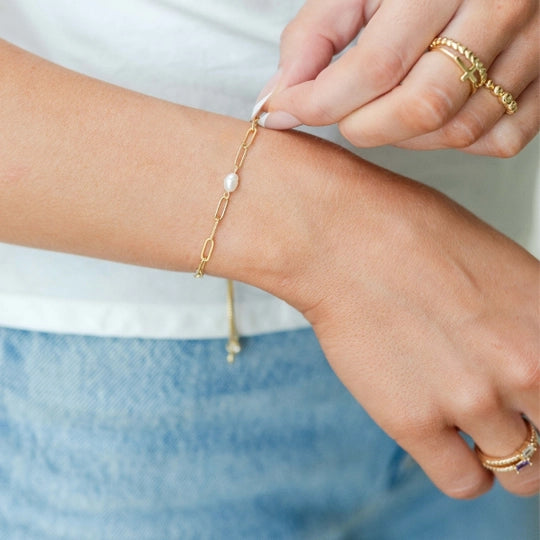Delicate Link Chain with Pearl Pulley Bracelet